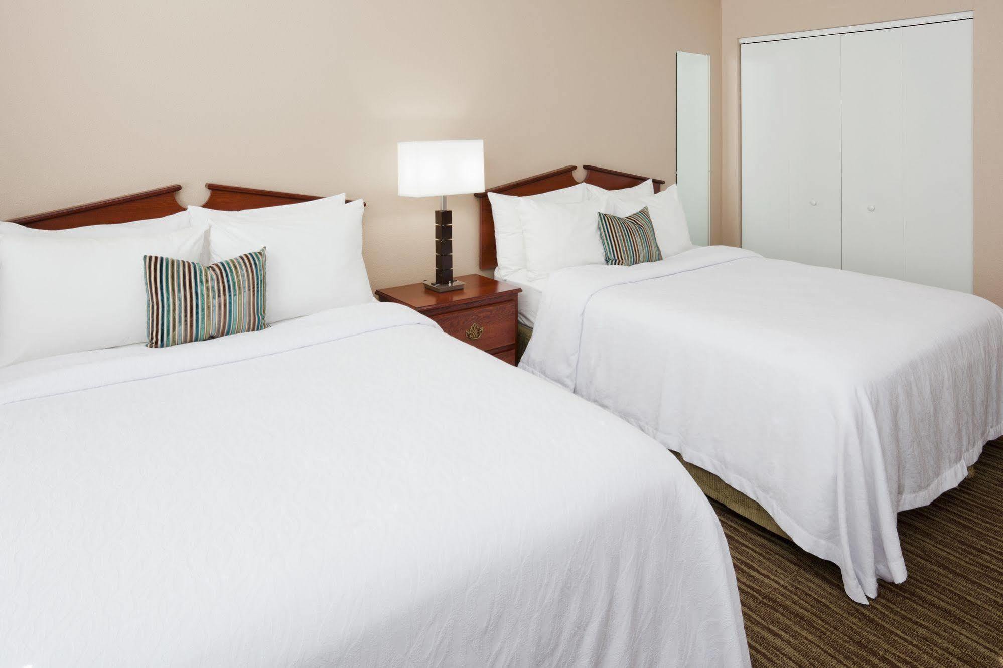 Grandstay Residential Suites Hotel - Eau Claire Exterior foto