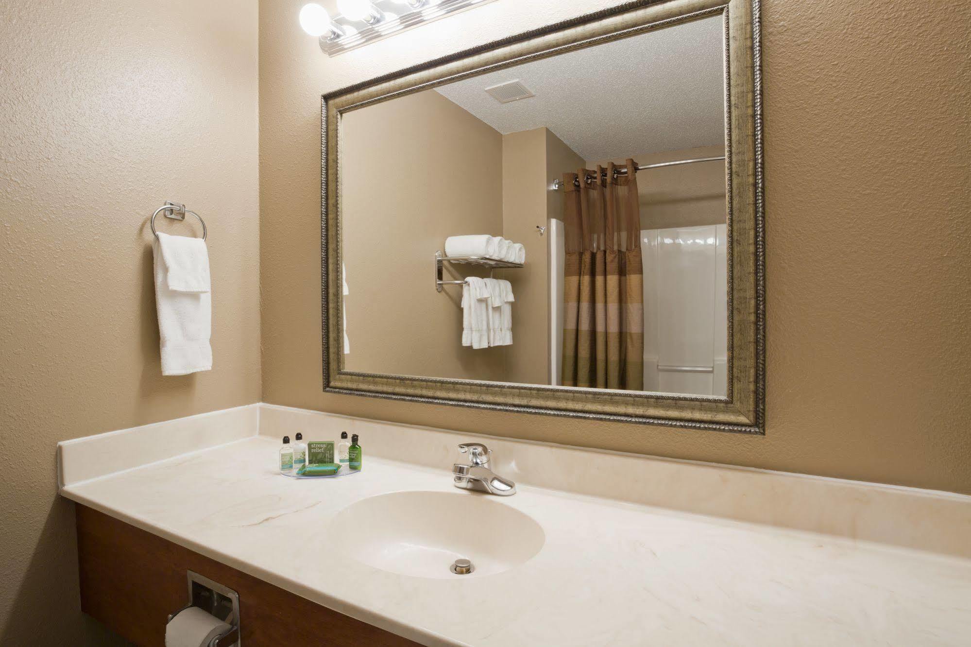 Grandstay Residential Suites Hotel - Eau Claire Exterior foto