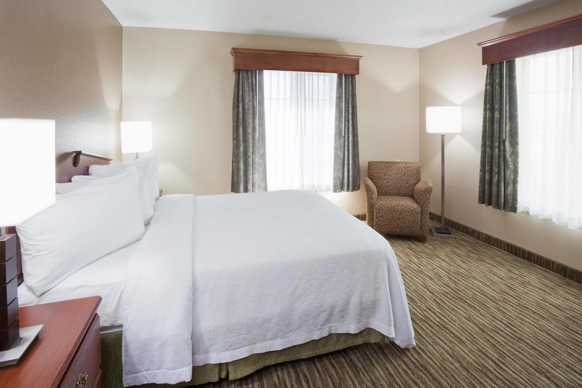 Grandstay Residential Suites Hotel - Eau Claire Exterior foto