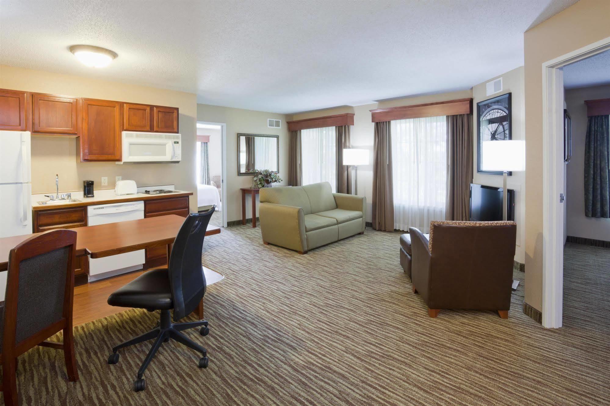 Grandstay Residential Suites Hotel - Eau Claire Exterior foto